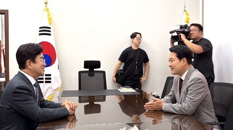 <b>허태정</b> 시장, <b>국회</b>서 여야 잇단 면담...대전 핵심사업 지원 요청