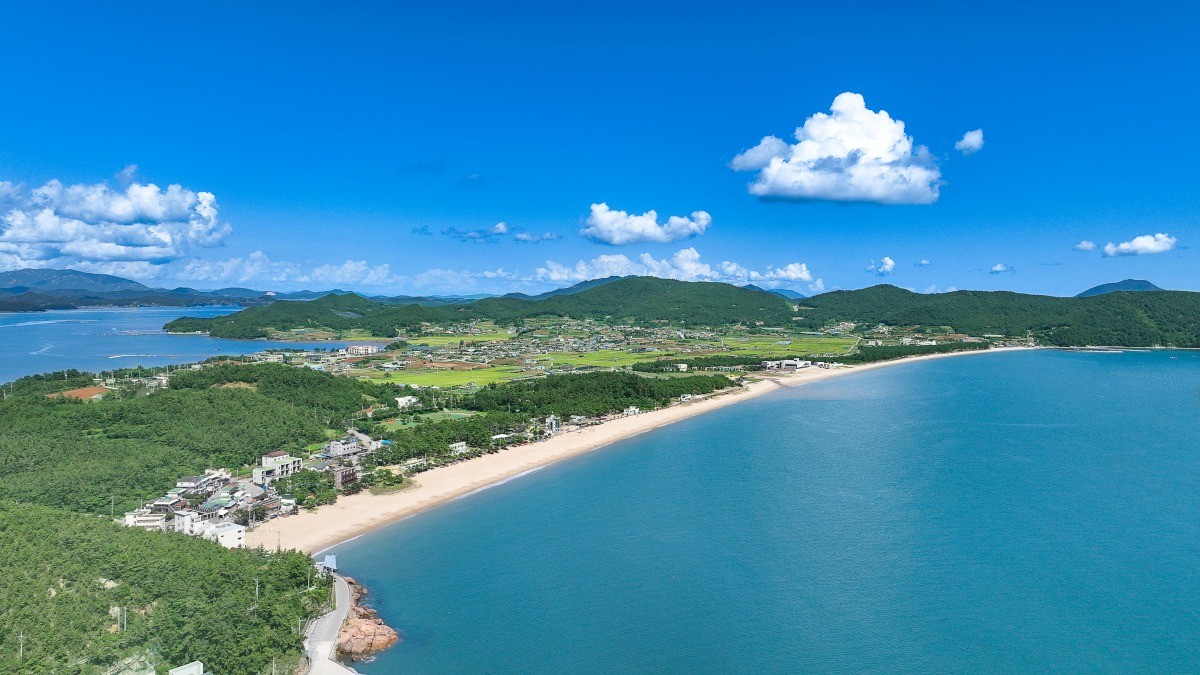완도 신지 명사십리 해수욕장 / 완도군 제공, 뉴스1