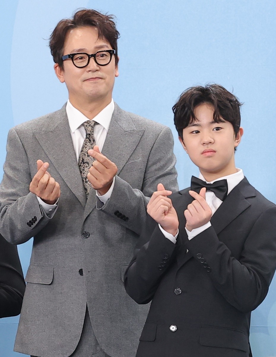 함께 PA 엔터테인먼트 소속으로 활동한 배우 김정태·김시현 부자 / 뉴스1