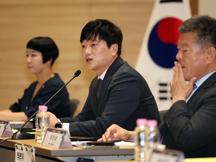 박문성 축구 해설위원이 8일 오후 서울 여의도 국회 의원회관에서 열린 '위기의 한국축구 진단과 대안 긴급토론회'에서 기조발언을 하고 있다. 2026.7.8/뉴스1