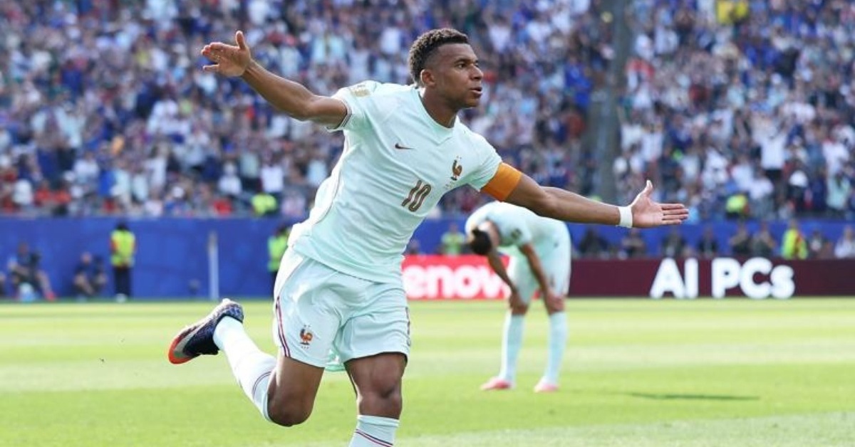 프랑스 축구, 진짜 무섭다…음바페 앞세워 월드컵 4강 선착