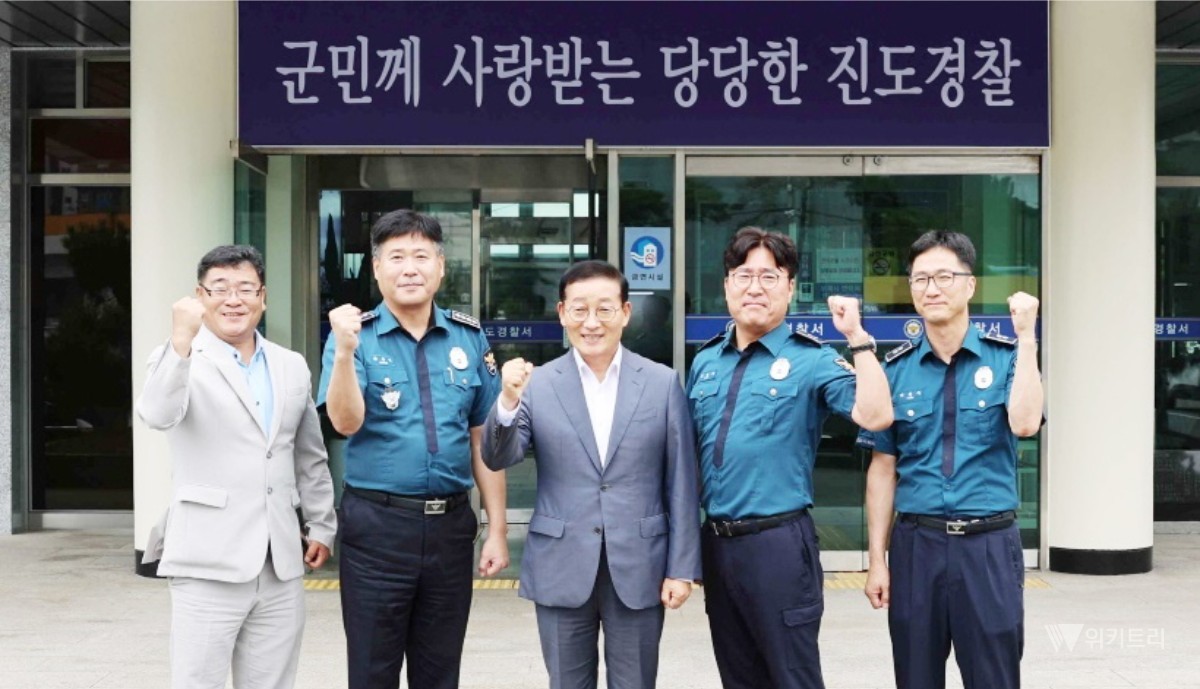 이재각 군수가 지난 3일부터 8일까지 읍·면 행정복지센터와 관내 주요 유관기관을 순차적으로 방문하며 현장 중심의 소통 행정을 펼쳤다. / 진도군