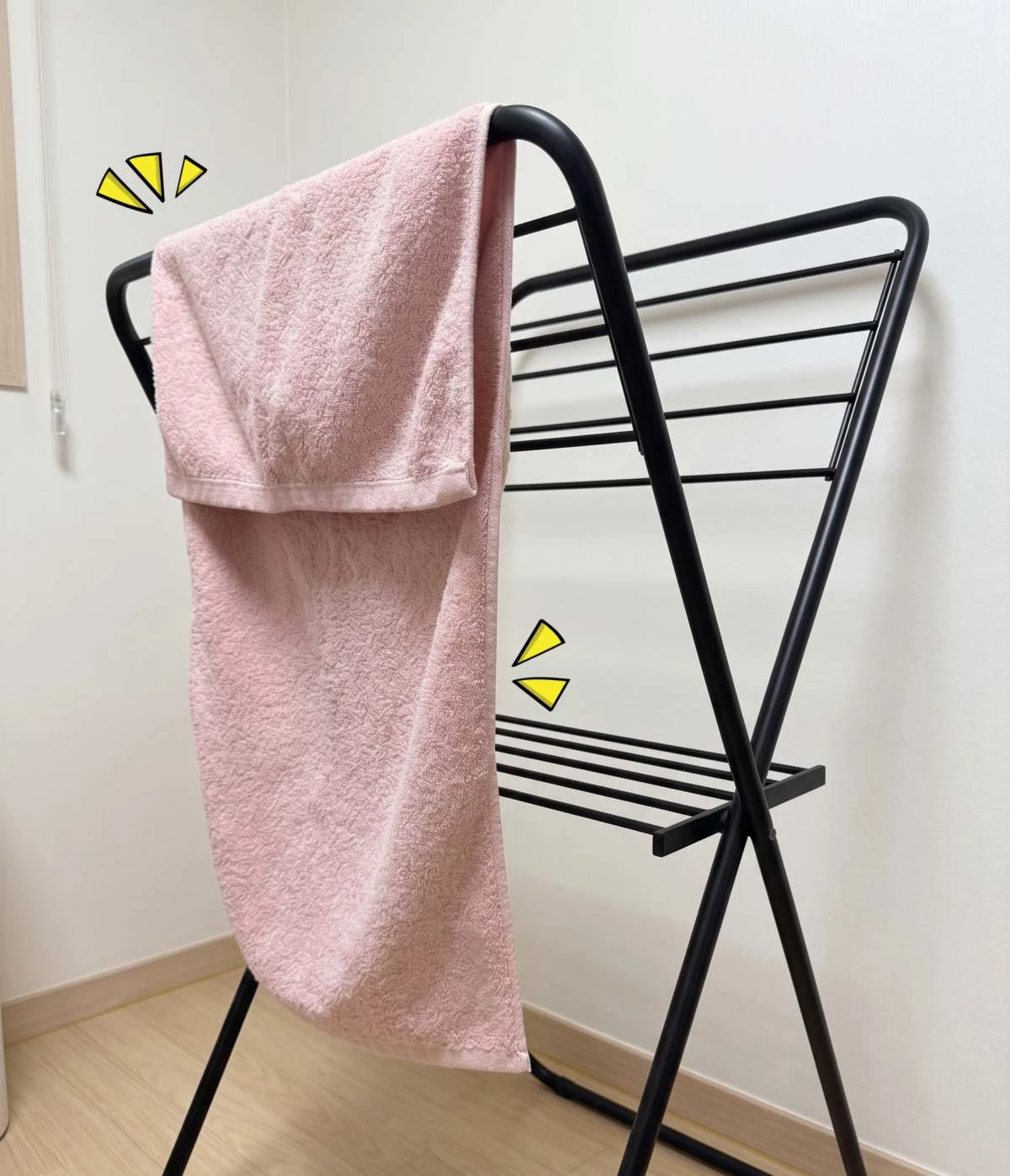 장마철 빨래는 '끝선'을 맞춰 널지 않기. 기사 내용 토대로 AI툴 활용해 제작한 자료사진.