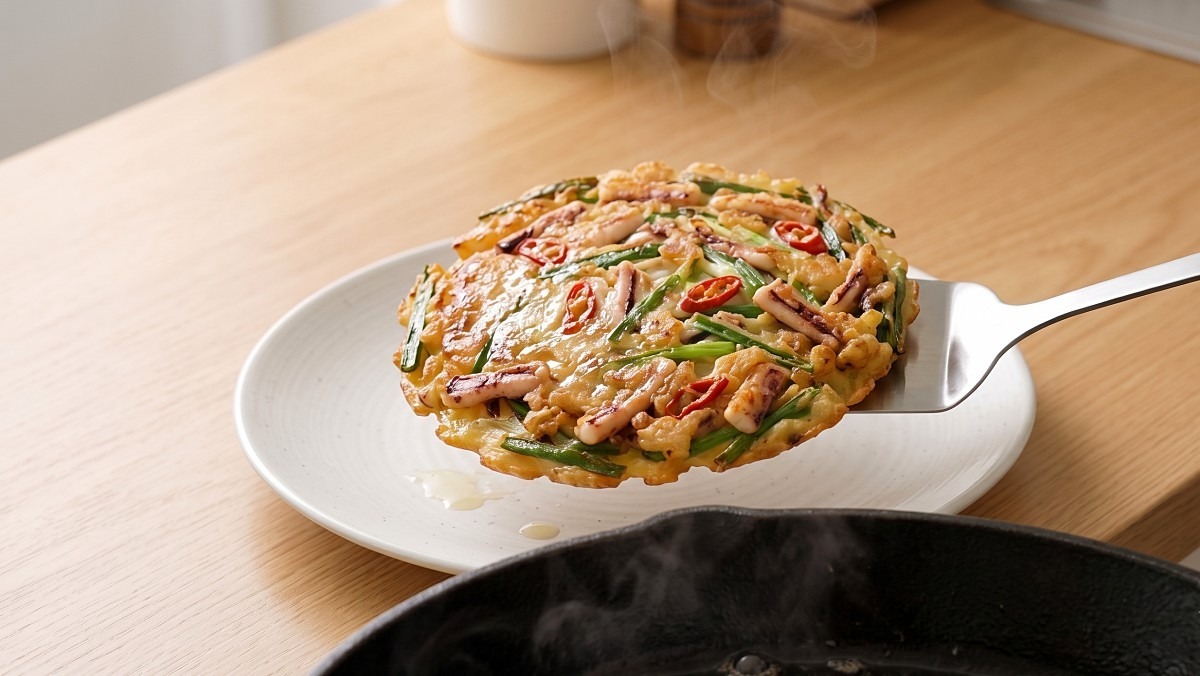 부침가루만 넣지 마세요… 오징어전, '이것' 한 숟갈에 식당 맛 납니다