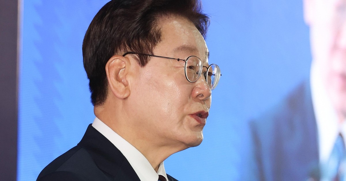 몽골을 국빈 방문 중인 이재명 대통령이 지난 9일(현지 시각) 울란바타르 한 호텔에서 열린 한-몽골 비즈니스 포럼에서 발언하고 있다. / 뉴스1