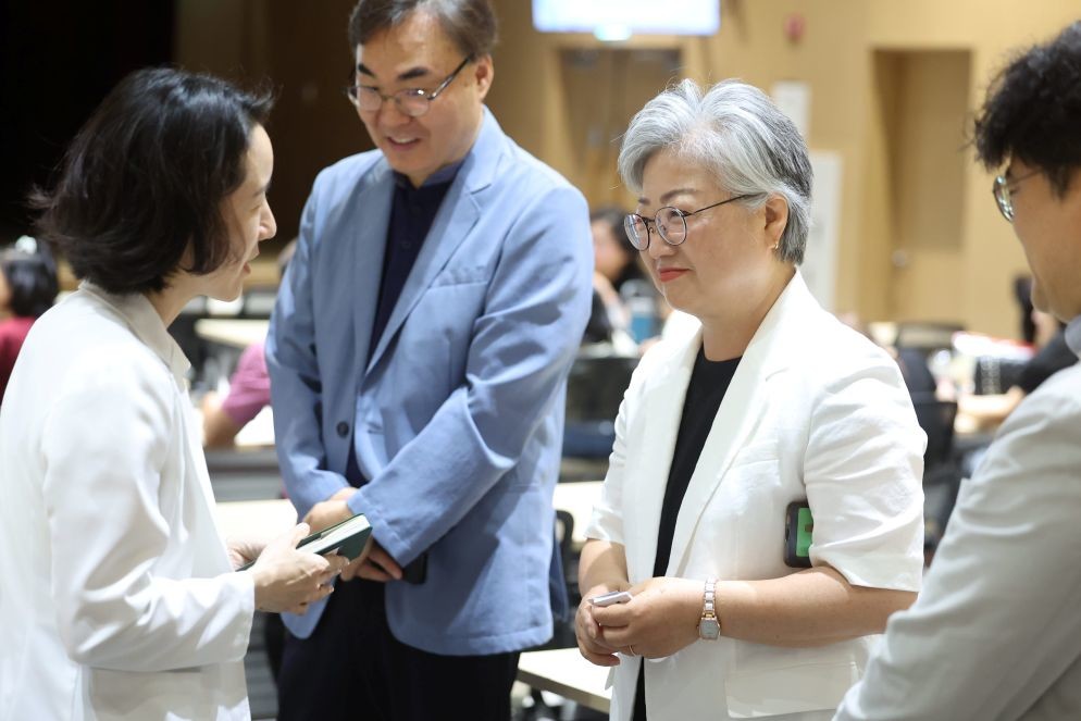 행사에 참석해 학생과 가족을 격려는 강미애 세종시교육감 / 세종시교육청