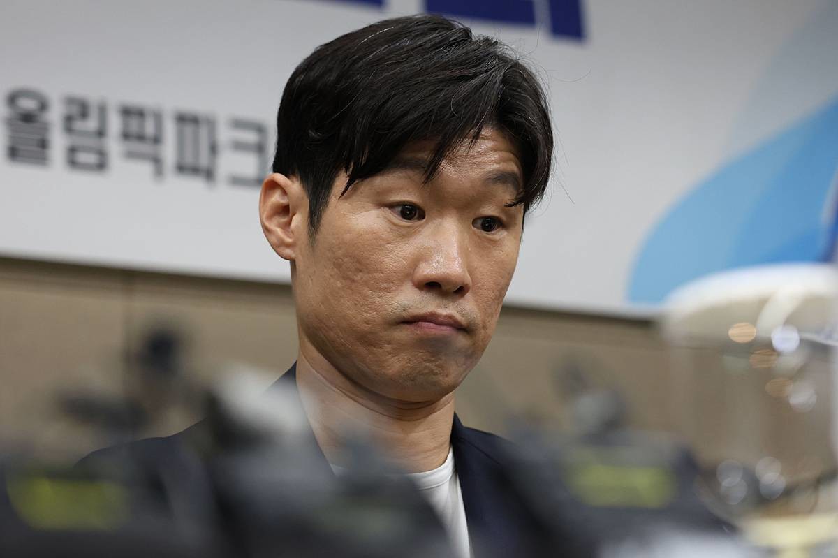 박지성 K-축구혁신위원회 공동위원장이 지난 6일 오후 서울 송파구 올림픽파크텔에서 열린 출범식에 참석해 있다 / 뉴스1
