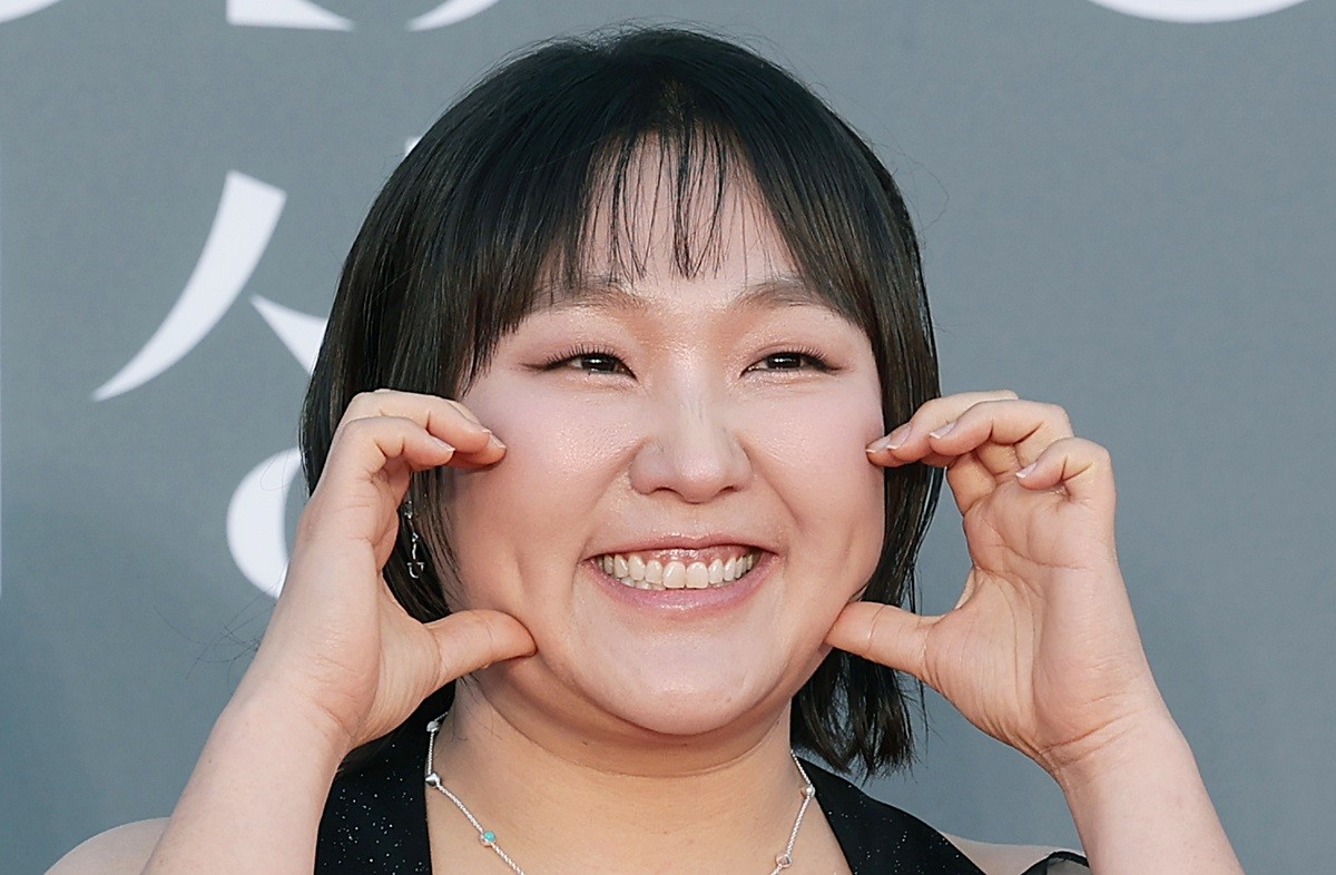 방송인 이수지 자료 사진. 이수지가 성대결절 진단을 받고 치료에 나선다. 이수지의 소속사 씨피엔터테인먼트는 14일 '이수지가 최근 성대결절 진단을 받았다'라며 '의료진의 소견에 따라 진료를 받은 뒤 충분한 회복 기간을 거쳐 활동을 이어갈 예정'이라고 밝혔다. 그러면서 '건강한 모습으로 복귀할 수 있도록 필요한 지원을 아끼지 않을 계획'이라며 이수지의 빠른 회복을 위해 최선을 다하겠다는 입장을 전했다. / 뉴스1