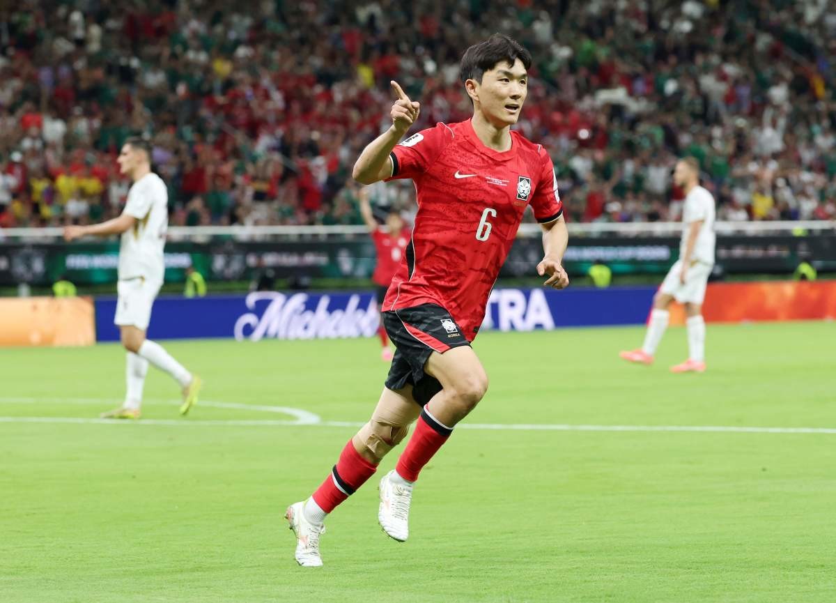 지난달 11일 멕시코 사포판 과달라하라 스타디움에서 열린 2026 북중미 월드컵 A조 1차전 한국과 체코의 경기. 첫 골을 성공시킨 황인범이 세리머니를 하고 있다. / 연합뉴스