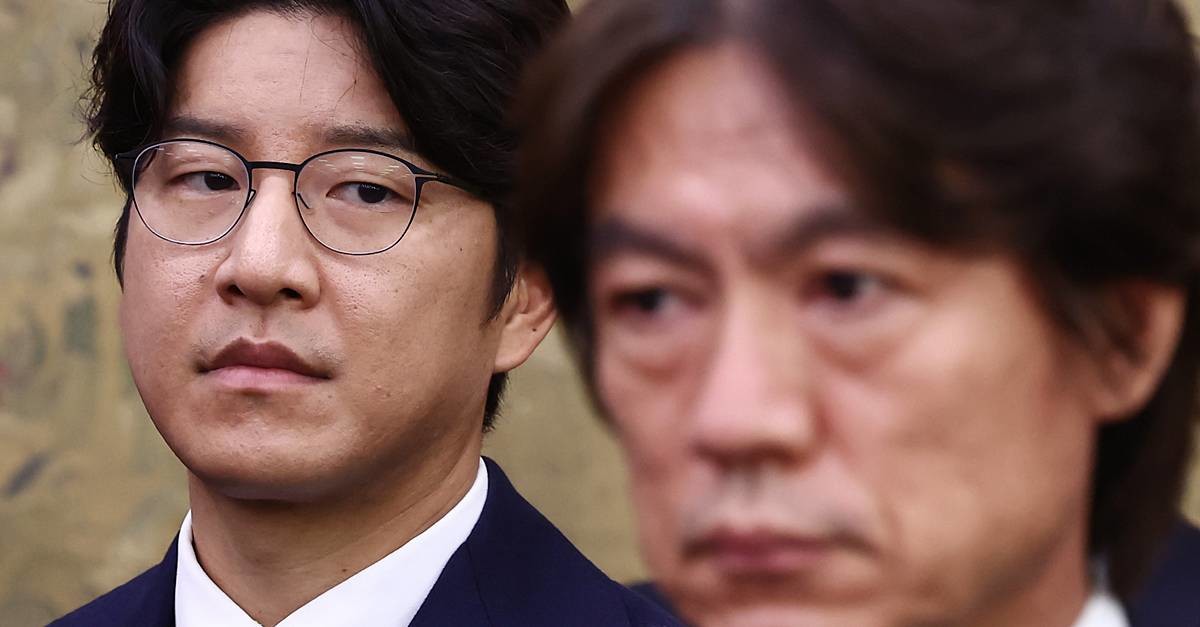 박주호 전 대한축구협회 전력강화위원이 2024년 9월 24일 오전 서울 여의도 국회 문화체육관광위원회에서 열린 대한축구협회 등에 대한 현안질의에 출석, 홍명보 남자 축구대표팀 감독을 바라보고 있다 / 뉴스1