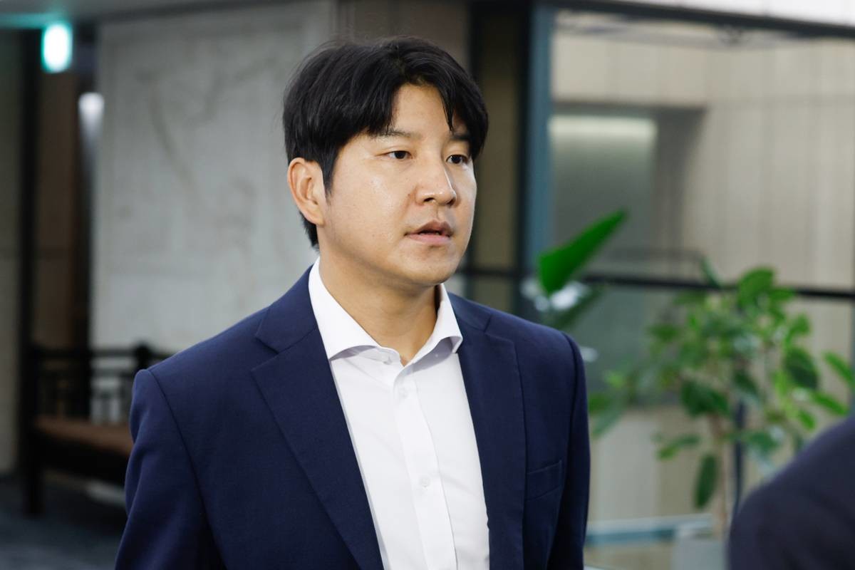 박주호 해설위원이 지난 6일 서울 송파구 서울올림픽파크텔에서 열린 'K-축구혁신위원회' 출범식에 참석하기 위해 입장하고 있다 / 뉴스1
