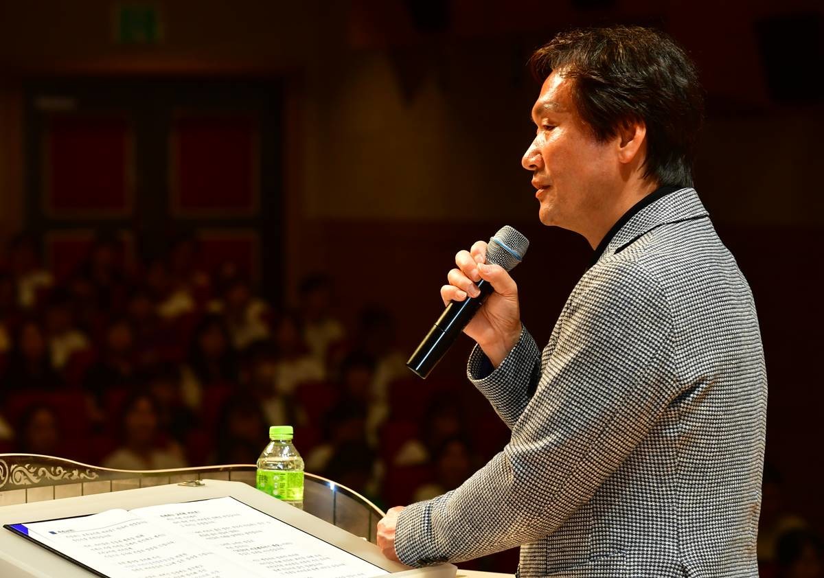 지난 13일 경산시민회관 대강당에서 열린 2026년 경산시 보육 교직원 역량 강화 교육에 참석한 조현일 경산시장이 인사말을 하고 있다.