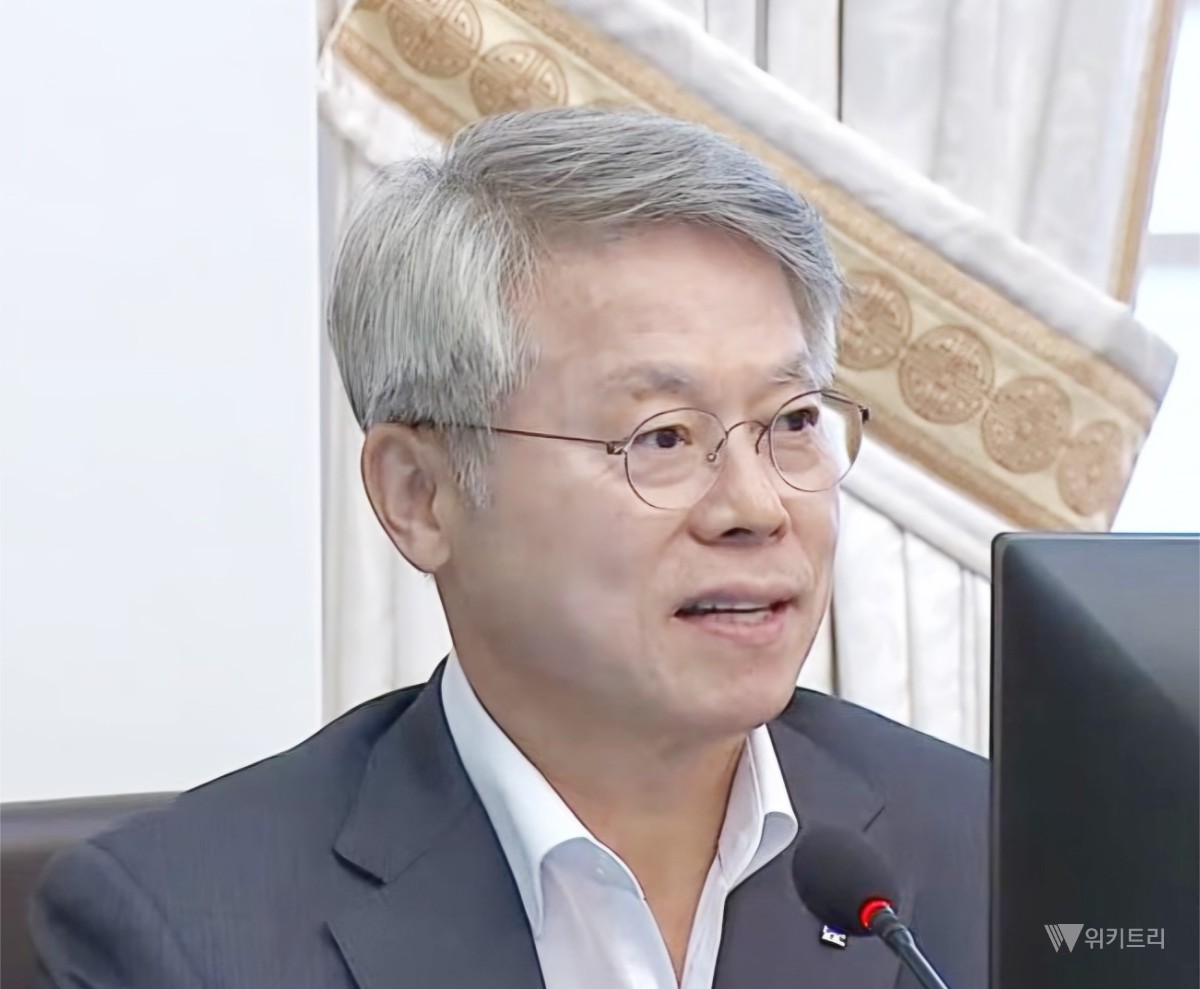 민형배 전남광주통합특별시장이 14일 청와대에서 열린 ‘제30회 국무회의’에 참석해 인사말을 하고 있다. /KTV 캡처