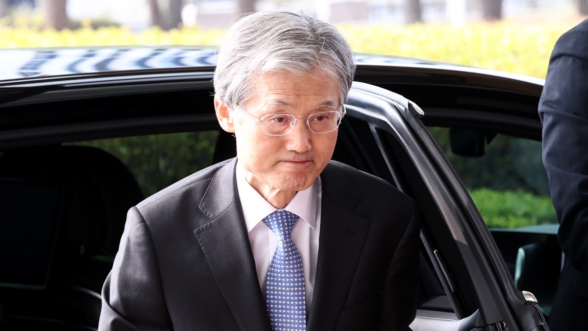조희대 대법원장 차량 행렬서 사고…승용차 운전자 등 3명 다쳐