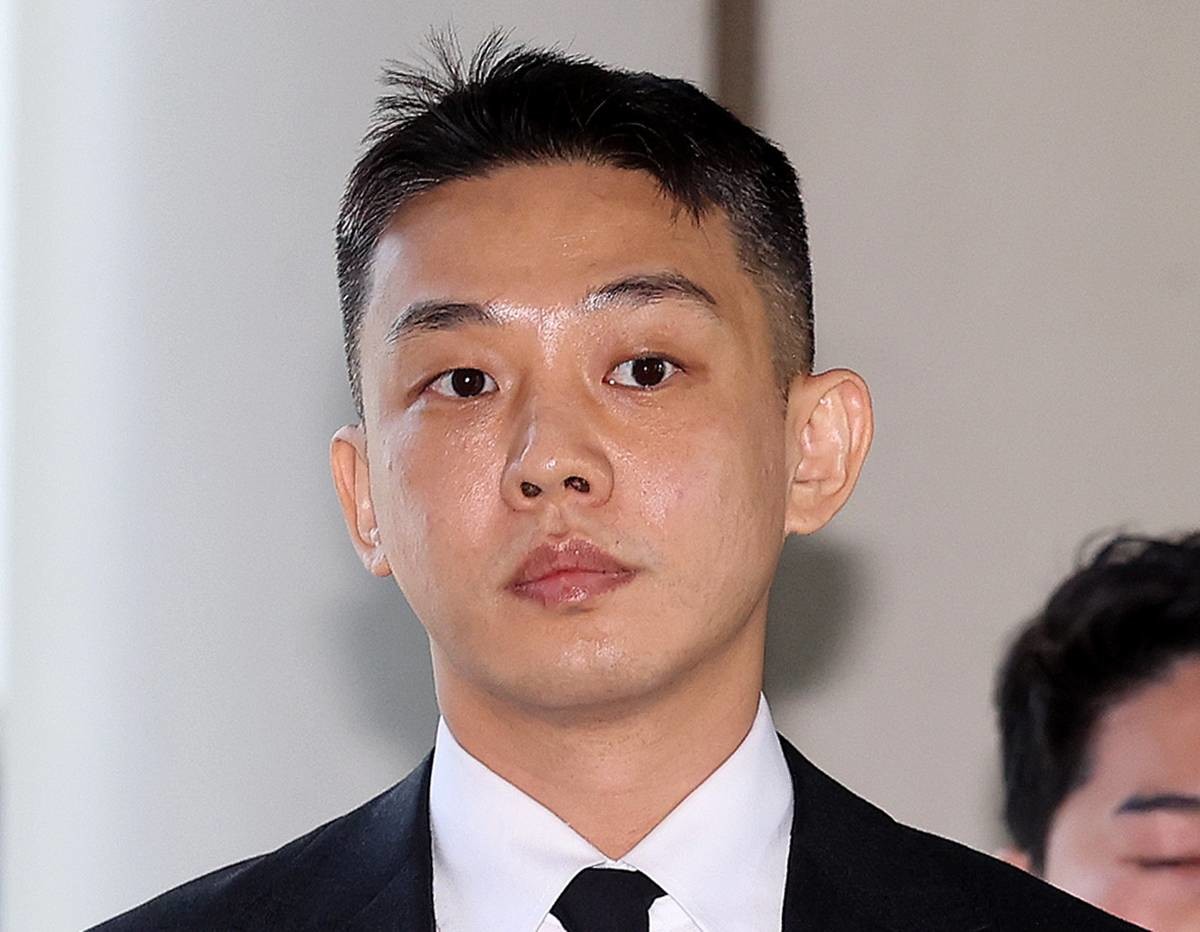마약 투약 혐의를 받는 배우 유아인(본명 엄홍식)이 2024년 6월 18일 오후 서울 서초구 서울중앙지법에서 열린 6차 공판에 출석하고 있다 / 뉴스1