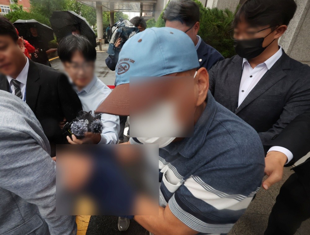 장윤기 사건 관련 광산경찰서 소속 강력팀장 박모 경감이 8일 오전 구속 전 피의자 심문을 마치고 법정을 나서고 있다. / 뉴스1