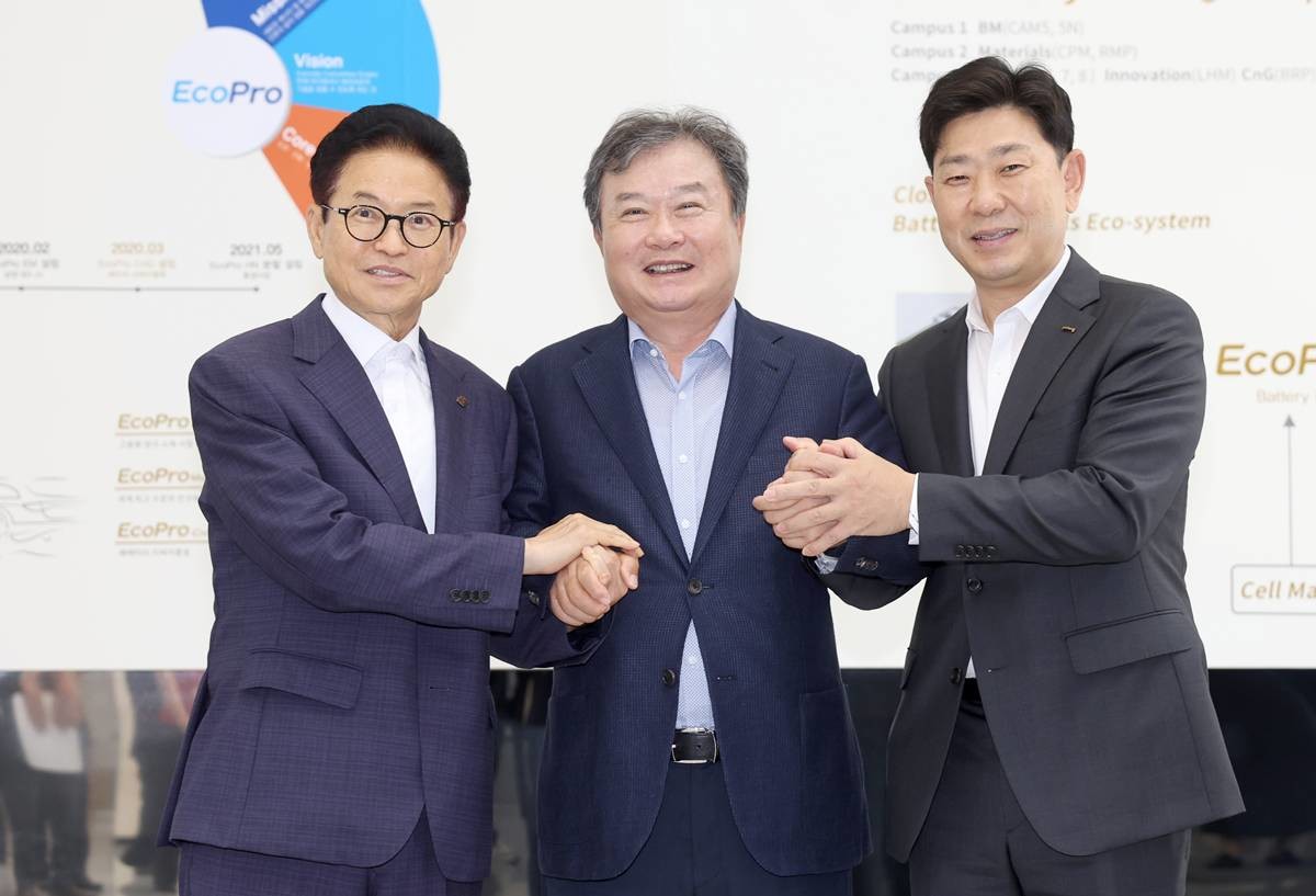 왼쪽부터 이철우 경북지사, 이동채 에코프로 회장, 박용선 포항시장/이하 경북도 제공