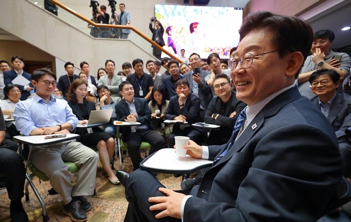 이재명 대통령이 15일 청와대 춘추관에서 기자간담회를 하고 있다. (청와대통신사진기자단) 2026.7.15/뉴스1
