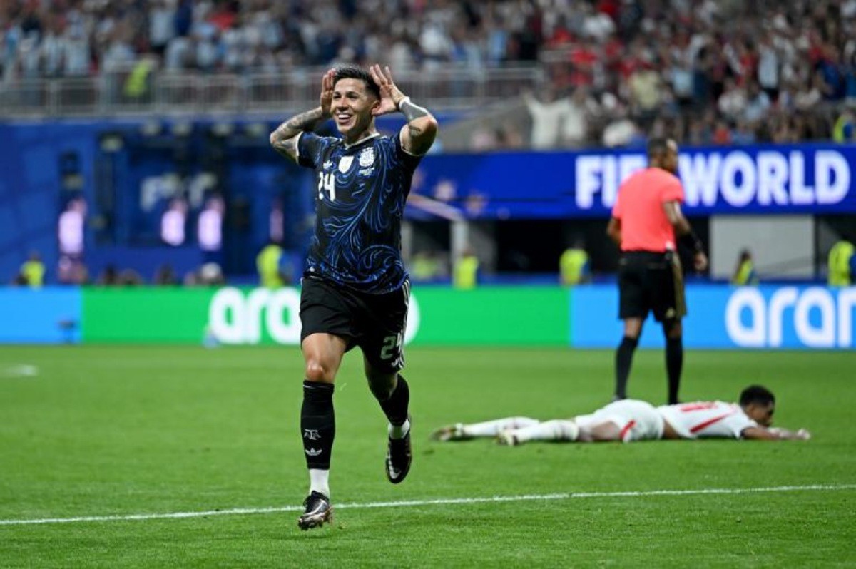 아르헨티나와 잉글랜드의 2026 북중미 월드컵 준결승 경기 장면. FIFA 홈페이지.