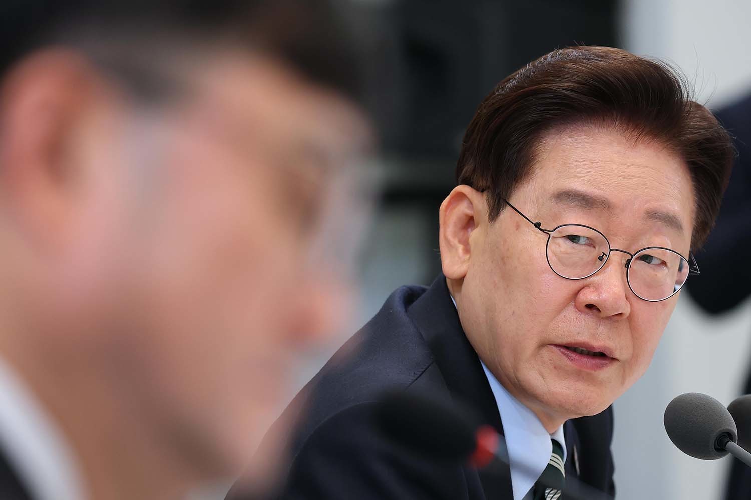 이재명 대통령이 16일 청와대 영빈관에서 열린 보건복지부, 식품의약품안전처, 성평등가족부, 국민권익위원회 2차 업무보고에서 발언을 하고 있다. / 뉴스1 (청와대통신사진기자단)