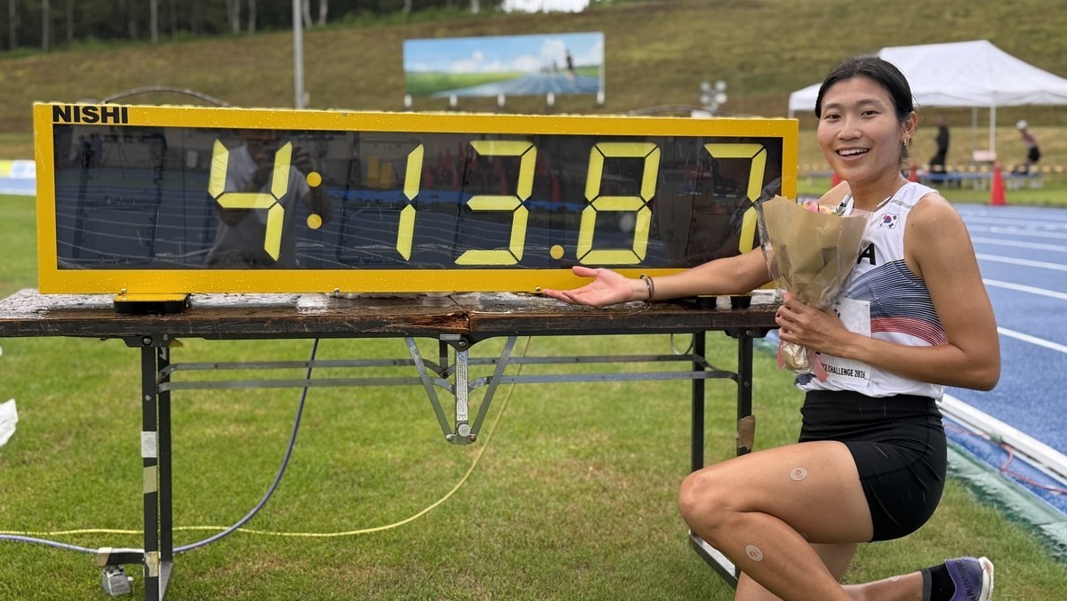 34년 만에 새 역사 쓰였다…박나연, 육상 여자 1500m 한국 신기록 경신