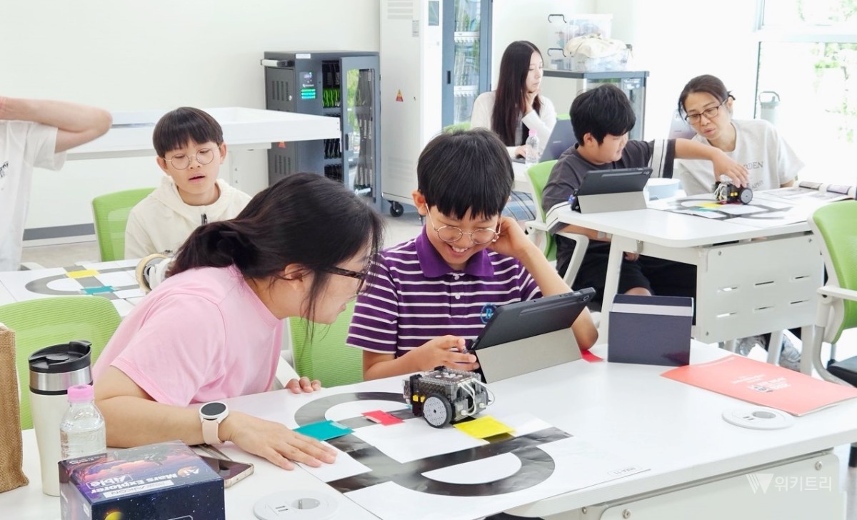 가족이 함께 빚어낸 코딩의 마법… 광주 AI·SW 교실 성료