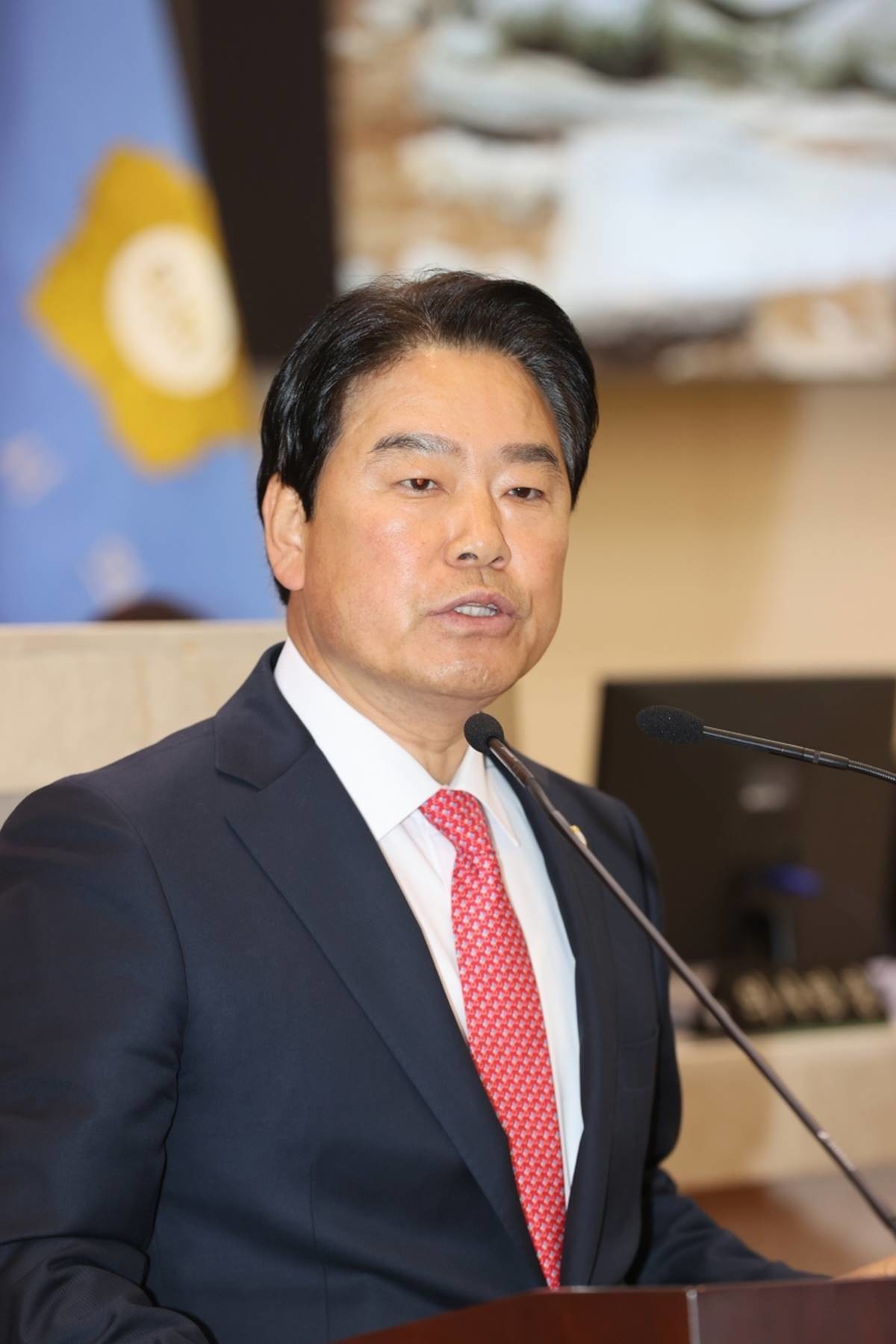 포항시의회가 포항시 산하 지방공단과 출자·출연기관장 후보자에 대한 인사청문회 제도 도입에 나서 이 제도가 실현될 경우 시 산하기관장 임명에 새로운 전기를 맞을 것으로 보인다. 사진은 조례안 대표발의자 안병국 포항시의원/포항시의회