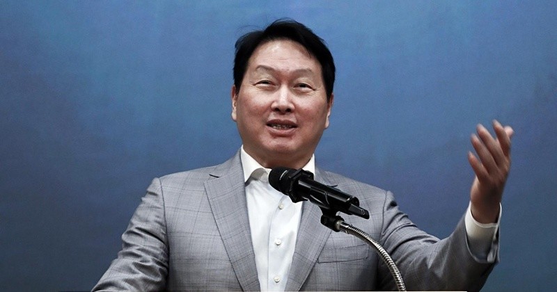 최태원 대한상공회의소 회장이 18일 제주 서귀포시 신라호텔에서 열린 ‘제49회 대한상의 제주포럼’에서 폐회사를 하고 있다. 2026.7.18/뉴스1