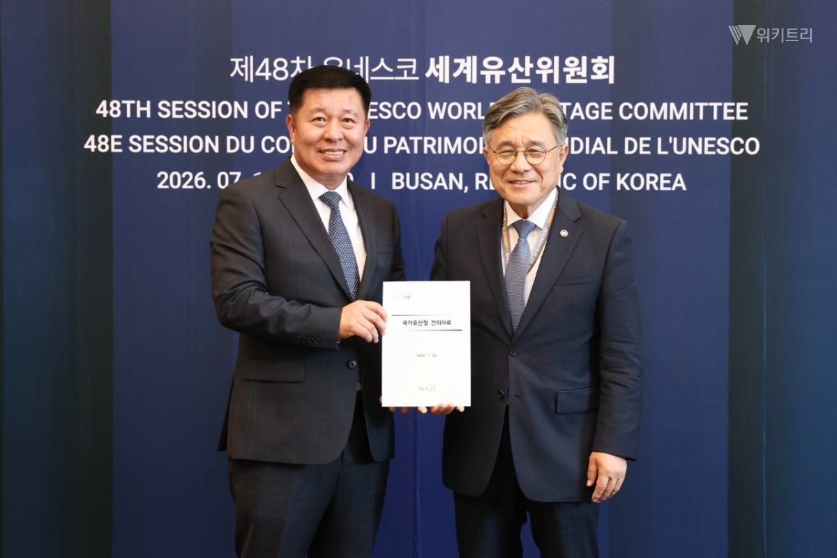 정덕영 양주시장(왼쪽)