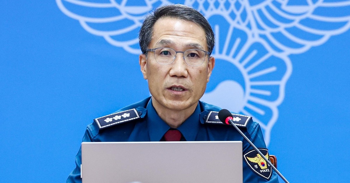 유재성 경찰청장 직무대행이 지난 10일 오전 서울 서대문구 경찰청에서 경찰지휘부 화상회의를 주재하고 있다. 유 대행은 이날 모두발언에서 '광주 여고생 살인사건'에 대한 경찰의 부실 수사와 관련해 유족에게 사과하고 관련자들에 대한 철저한 수사를 약속했다. / 뉴스1