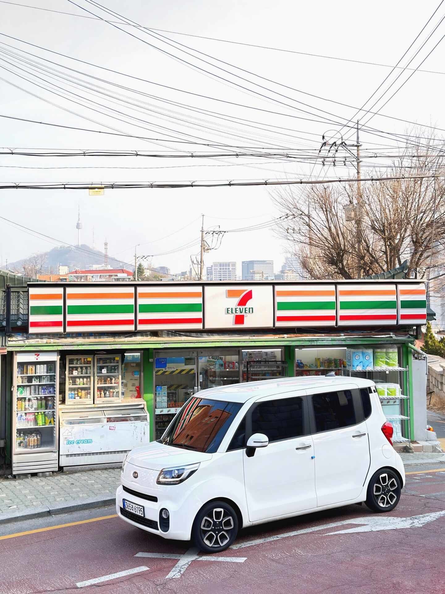 남산 근처에 7/11 편의점 모습 / brandon인스타그램