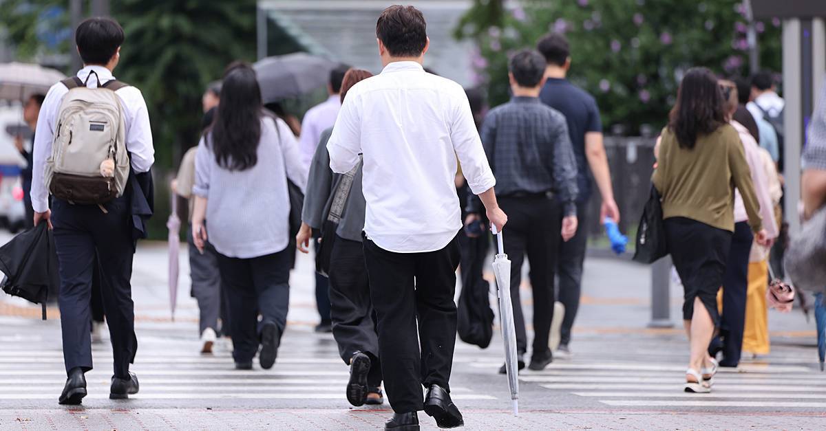 “날씨 한번 다이내믹하네…” 중부 시간당 30㎜ 물폭탄, ‘이곳’은 낮 최고 37도