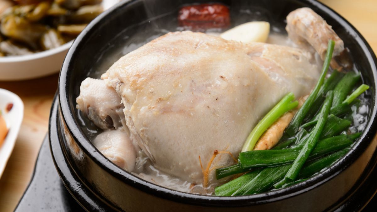 삼계탕 한 그릇 1만7000원 시대… 대형마트, 중복 맞아 보양식 최대 반값 특가전