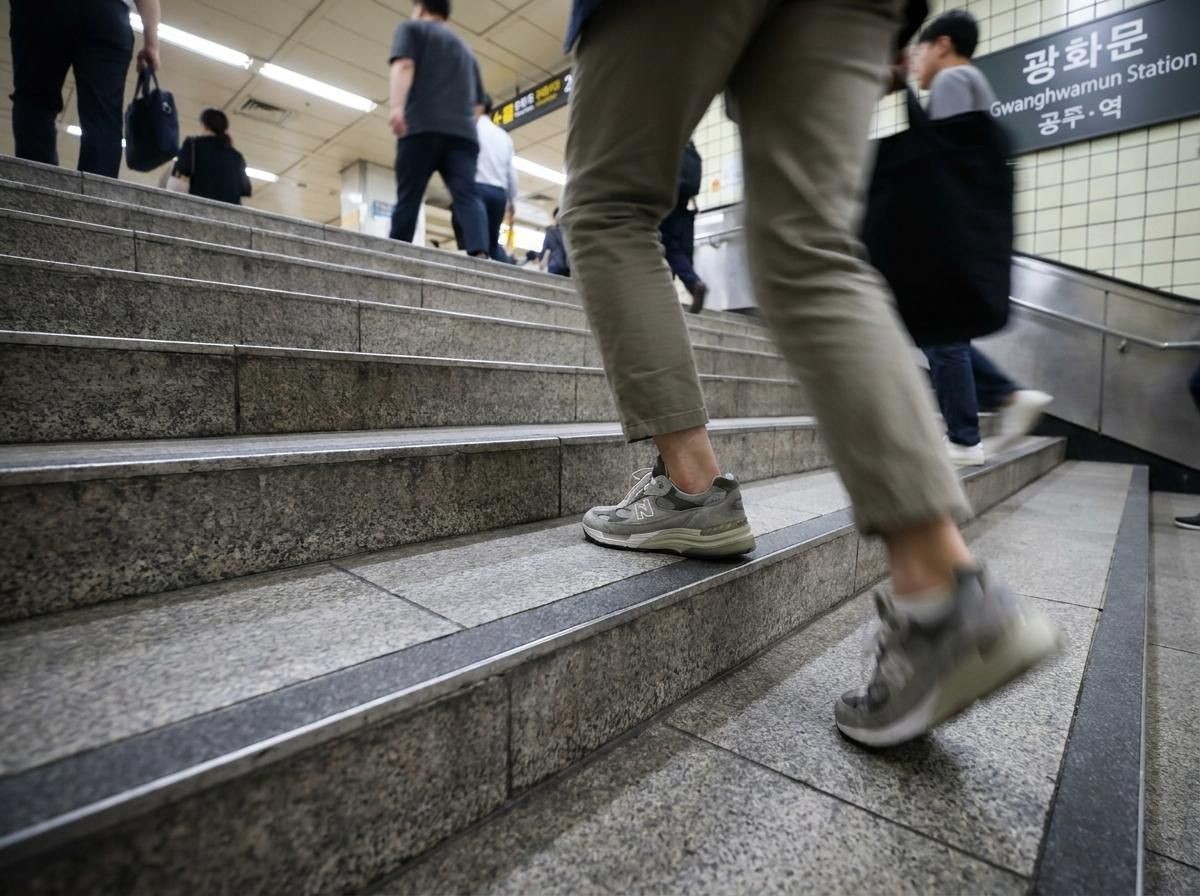 '생활 속에서 뇌 건강을 위해 할 수 있는 일은?' 기사 내용 토대로 AI툴 활용해 제작한 자료사진.
