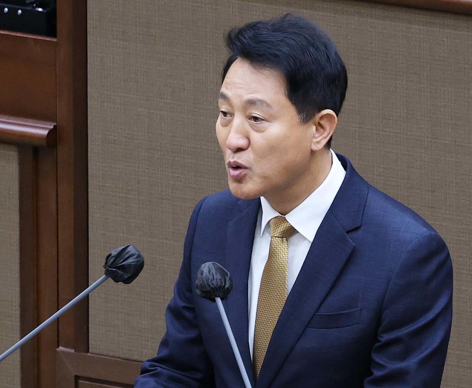 오세훈 서울시장이 21일 오후 서울 중구 서울시의회에서 열린 제338회 서울시의회 임시회 본회의에서 서울시 신임 간부 소개를 하고 있다. / 뉴스1