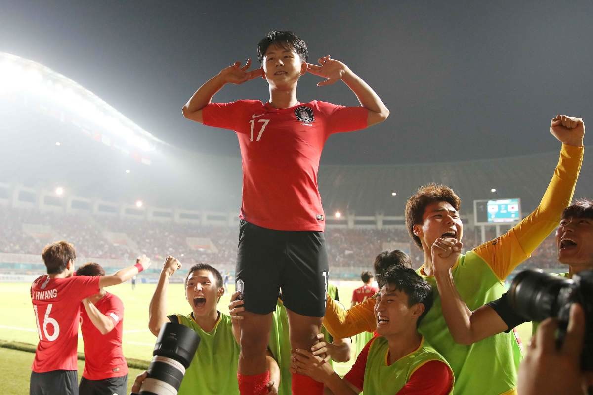 2018 자카르타·팔렘방 아시안게임 U-23 남자축구 결승전 대한민국과 일본의 경기에서 이승우가 연장 전반 선제골을 넣고 환호하고 있다.  / 뉴스1