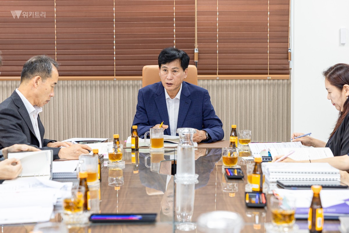 김진규 검단구청장(가운데)