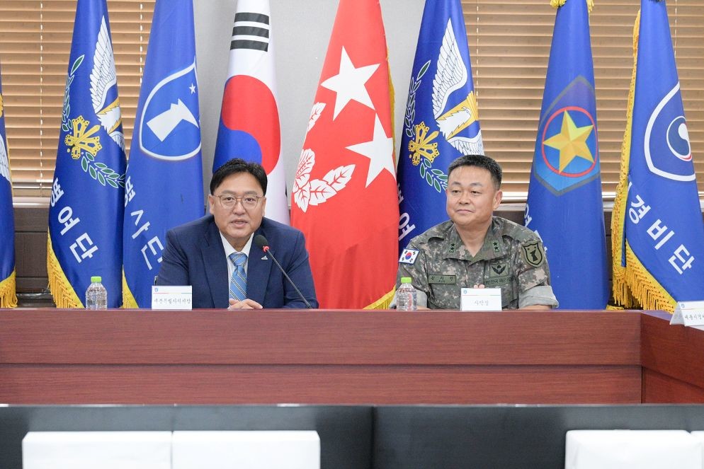왼쪽부터_조상호시장__김지면_사단장 / 세종시