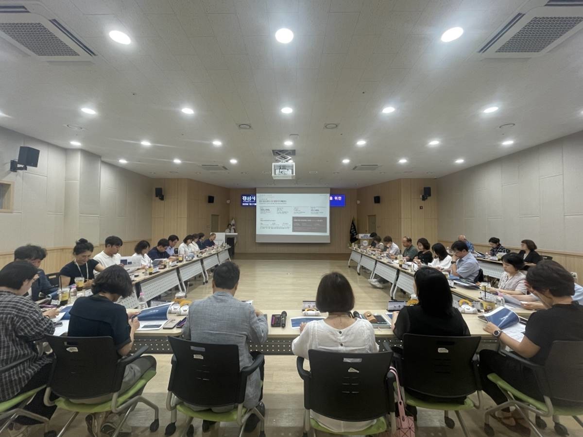 지난 21일 경산임당유적전시관에서 제6기(2027~2030년) 지역사회보장계획 수립을 위한 중간 보고회 및 TF 2차 회의를 열리고 있다./경산시