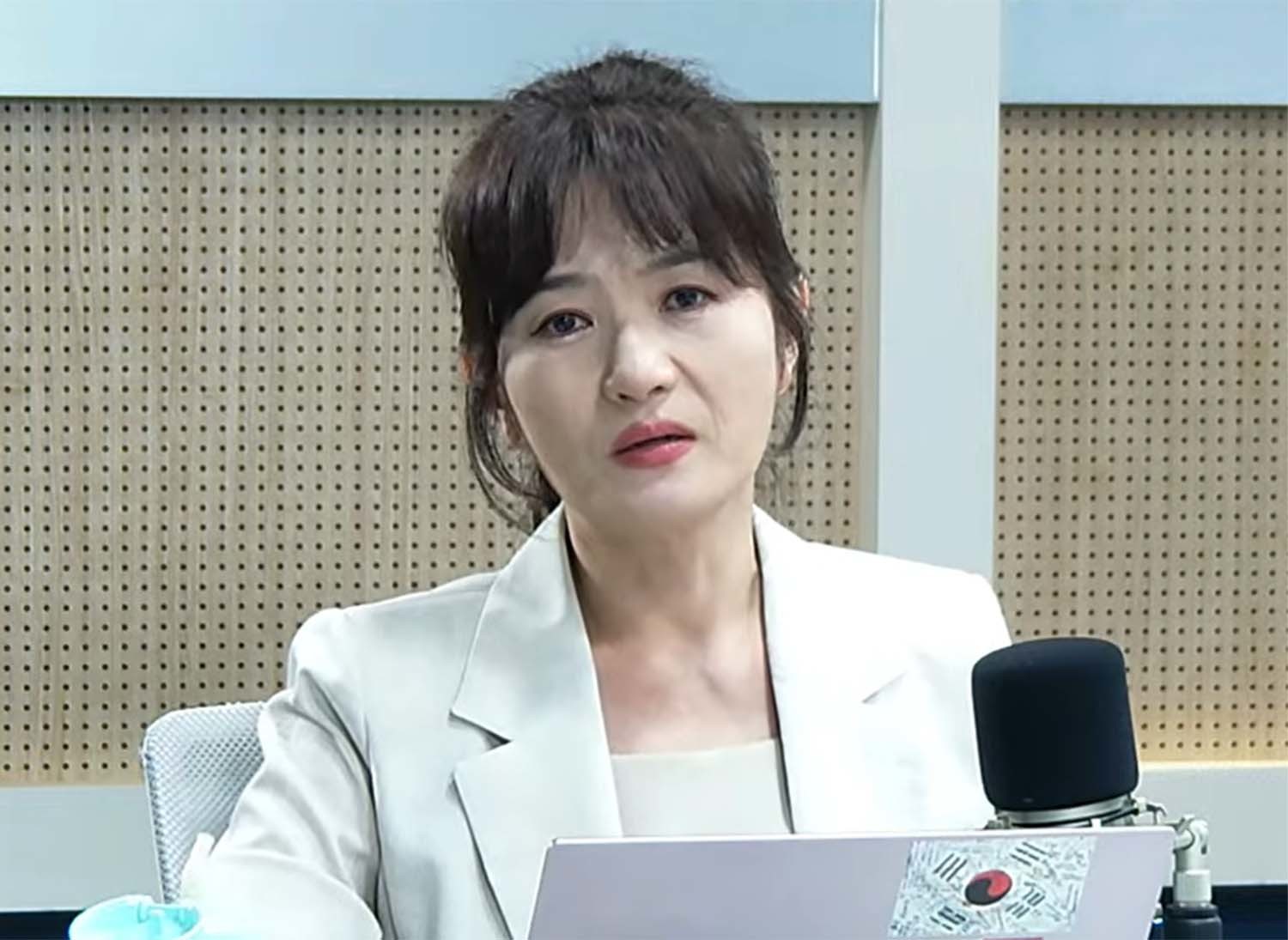 문희정 “민주당, 또 전화하면 이 구역 미친X이 나라는 걸 보여주겠다”