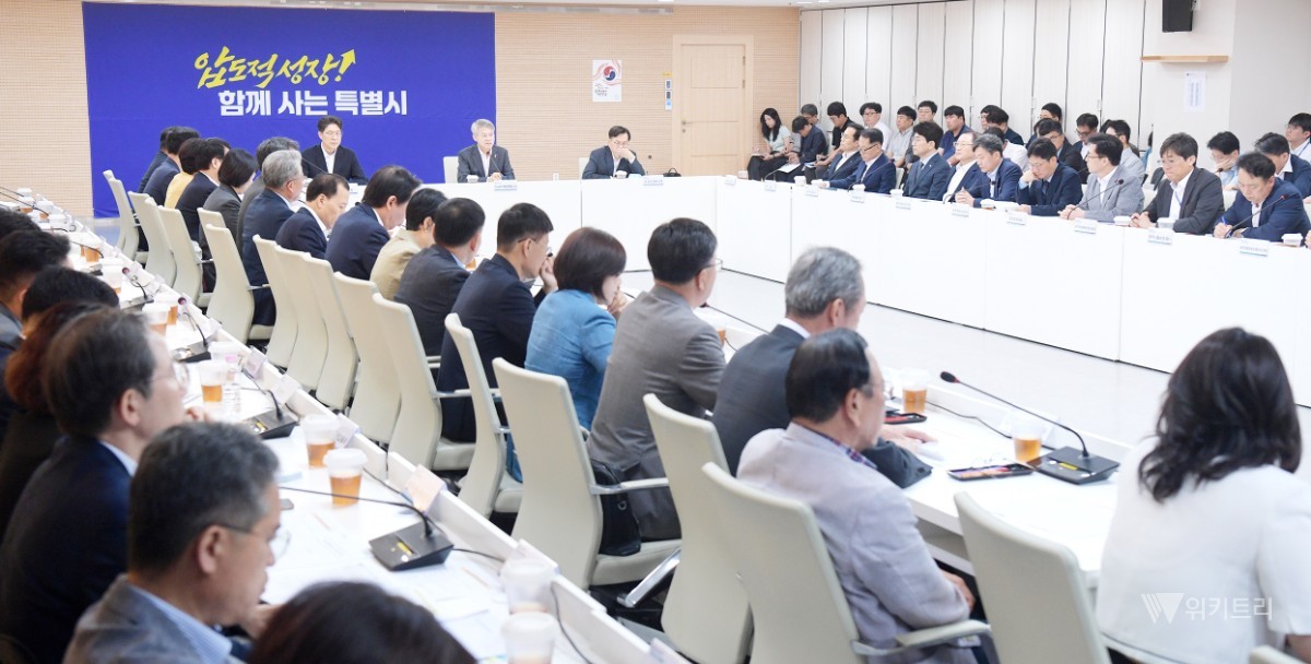 민형배 전남광주통합특별시장이 23일 오전 광주청사 중회의실에서 열린 ‘통합특별시 제1차 공공기관장 회의’를 주재하고 있다. /전남광주통합특별시