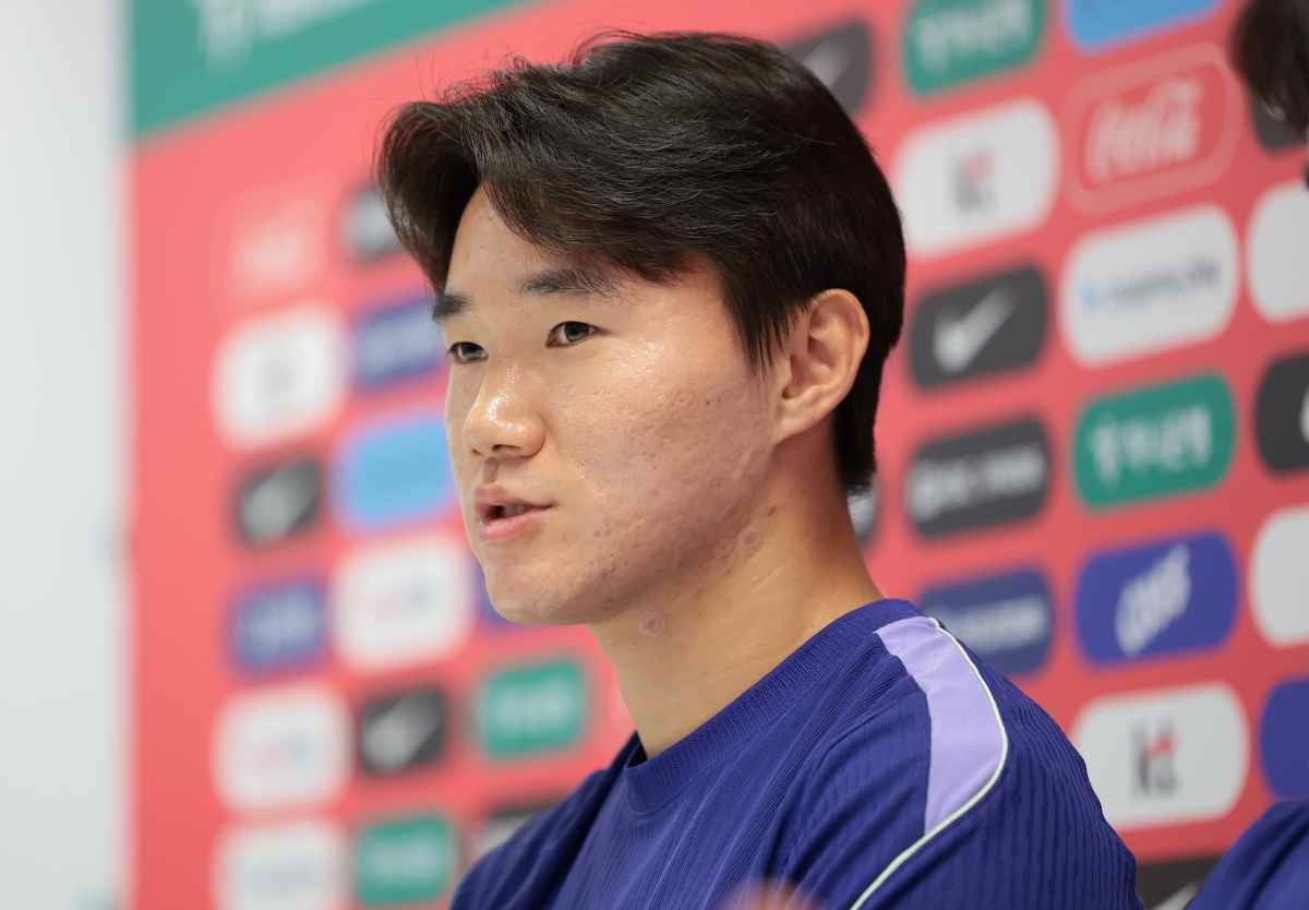 한국 축구 국가대표팀 양현준이 지난달 멕시코 과달라하라 인근 사포판 치바스 바예 베르데 훈련장에 마련된 베이스캠프에서 훈련 전 인터뷰를 하고 있다. / 뉴스1