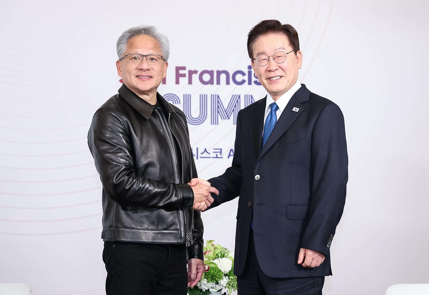 젠슨 황 CEO, SK하이닉스 관련 초대형 발표... 5000억 달러 규모 