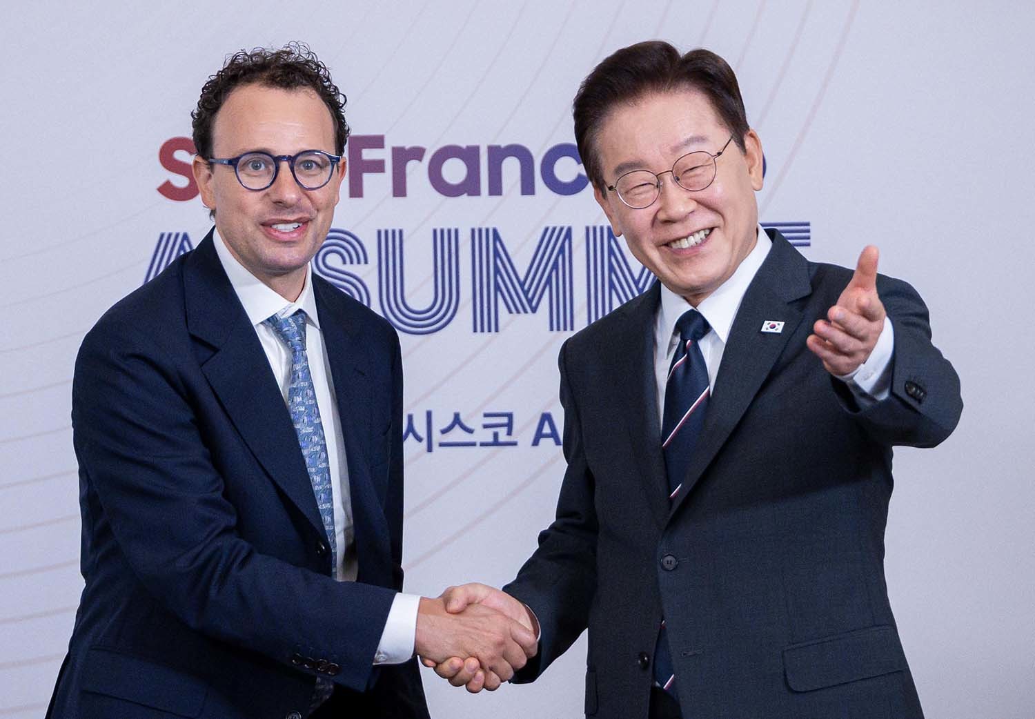 빅테크 거물 만난 이 대통령 "세계적으로 유명한 분 뵙게 돼 반갑다"