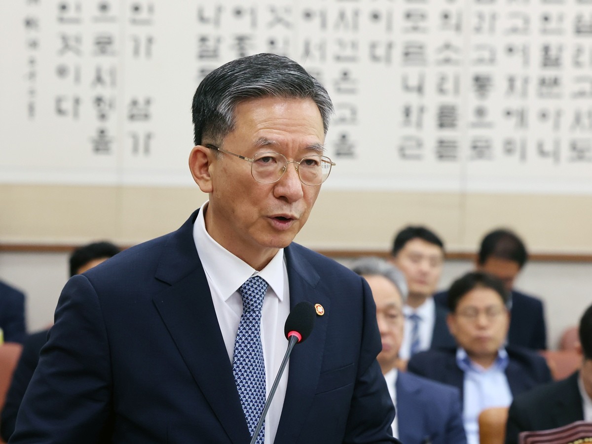 정성호 법무부 장관이 22일 서울 여의도 국회에서 열린 법사위 전체회의에서 공소청 설치 준비 상황 등 업무보고를 하고 있다. 기사 이해를 돕기 위한 자료 사진 / 뉴스1