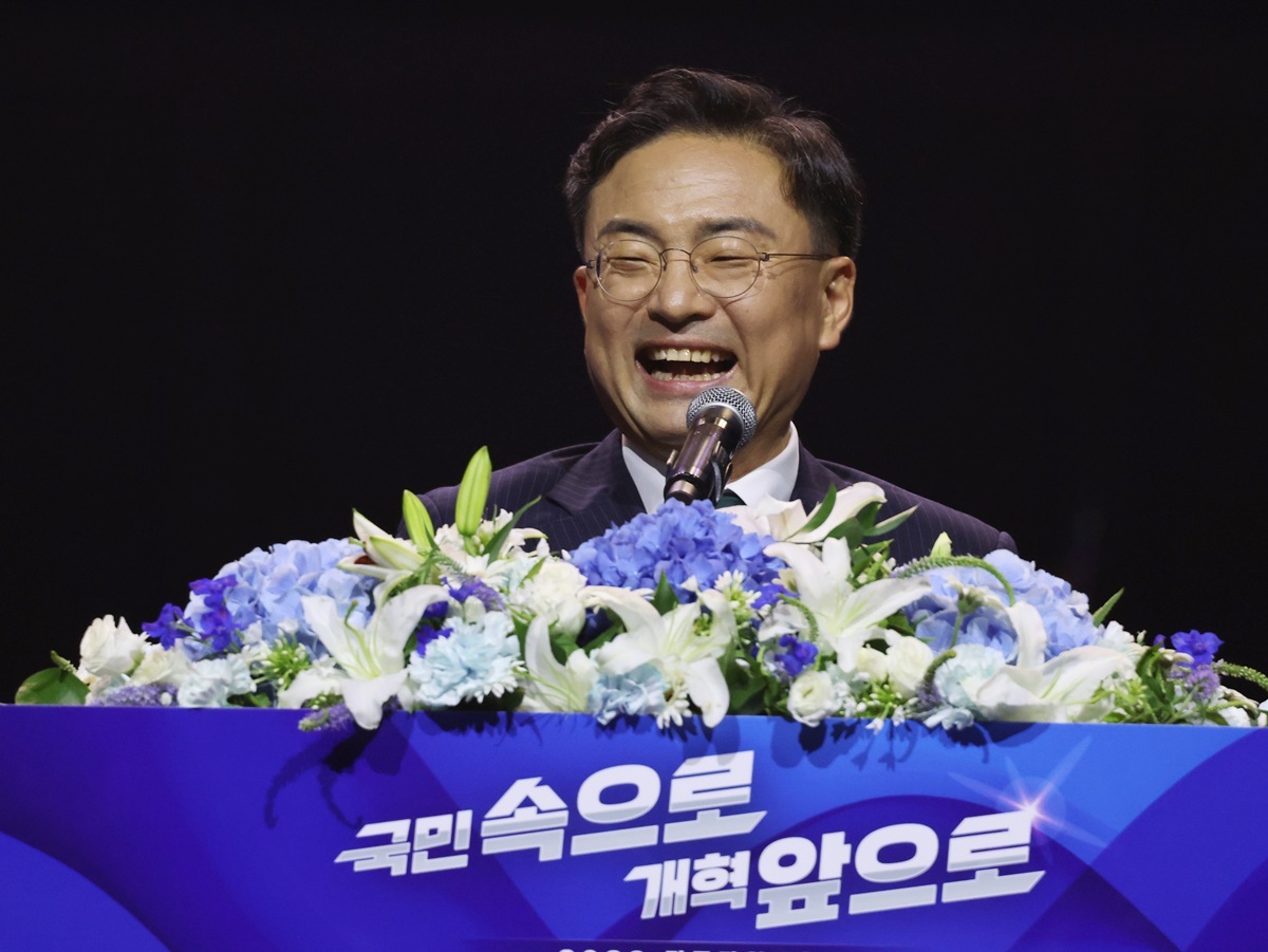 조국혁신당 당 대표로 선출된 국회의원…96.7% 찬성률 기록  