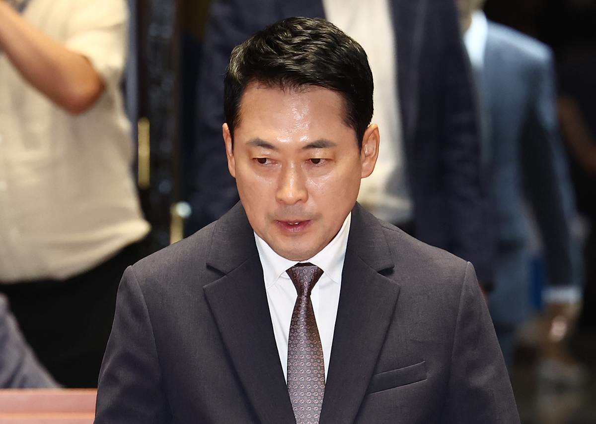 장동혁 국민의힘 대표가 지난 21일 오후 서울 여의도 국회 예결위회의장에서 열린 의원총회에 참석하고 있다 / 뉴스1
