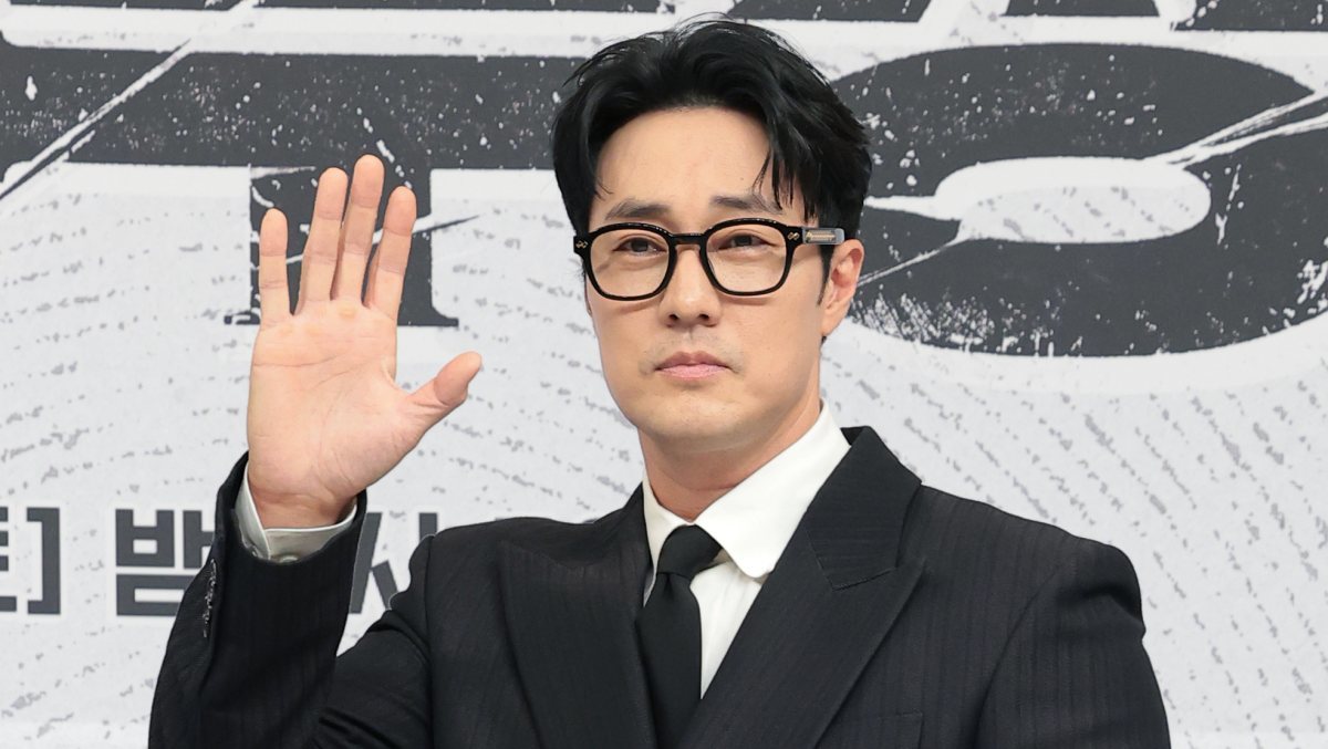대박 터진 '김부장' 소지섭, 스태프 300명에게 금 선물…포상휴가도 '참석'