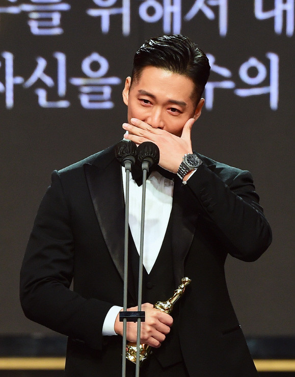 '2021 MBC 연기대상‘에서 대상을 수상한 남궁민 / 뉴스1