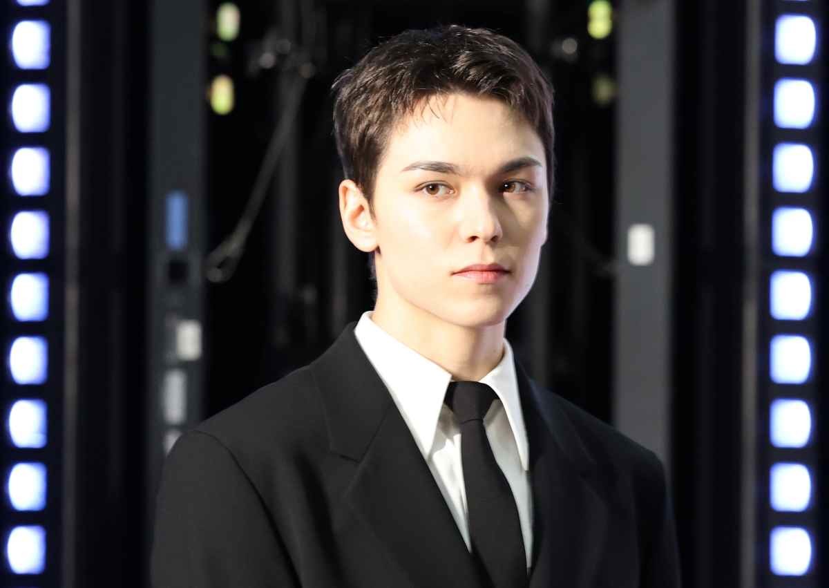 그룹 세븐틴의 버논이 지난달 4일 오후 서울 용산구 한화손해보험 한남사옥에서 열린 에어비앤비 포토행사에 참석하고 있다. / 뉴스1